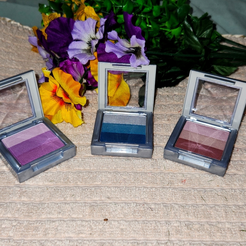 EYESHADOWS BUNDLE OF 3